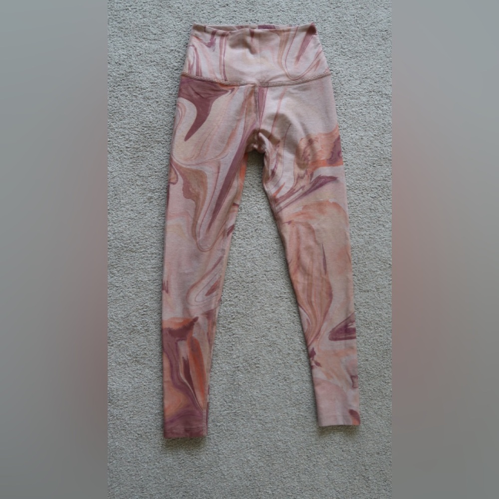 Beyond Yoga SpaceDye High Waist caught in the Midi Leggings In Chai Marble swirl